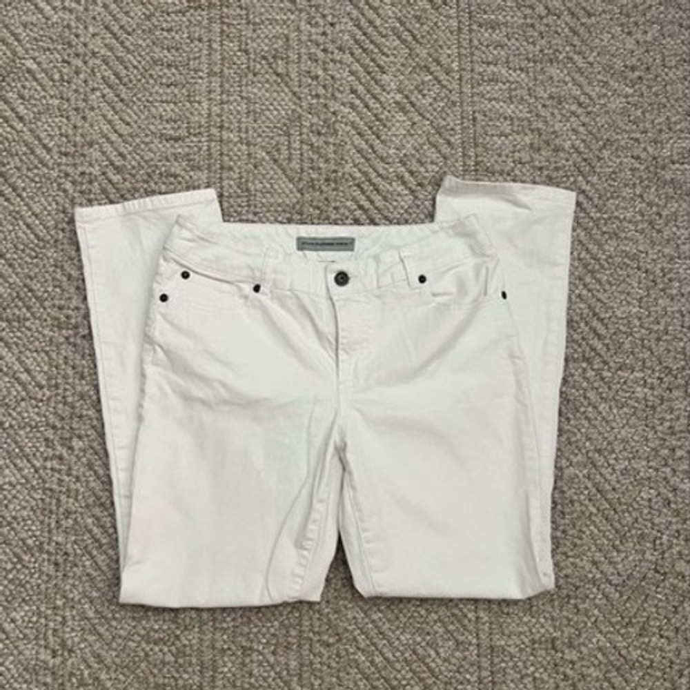 Chicos Platinum Denim White Straight Leg Jeans Womens Size 1 Short Stretch